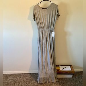 🌿 NeeSee’s Dresses Heather Gray Short Sleeve Maxi Dress - NWT Size Small